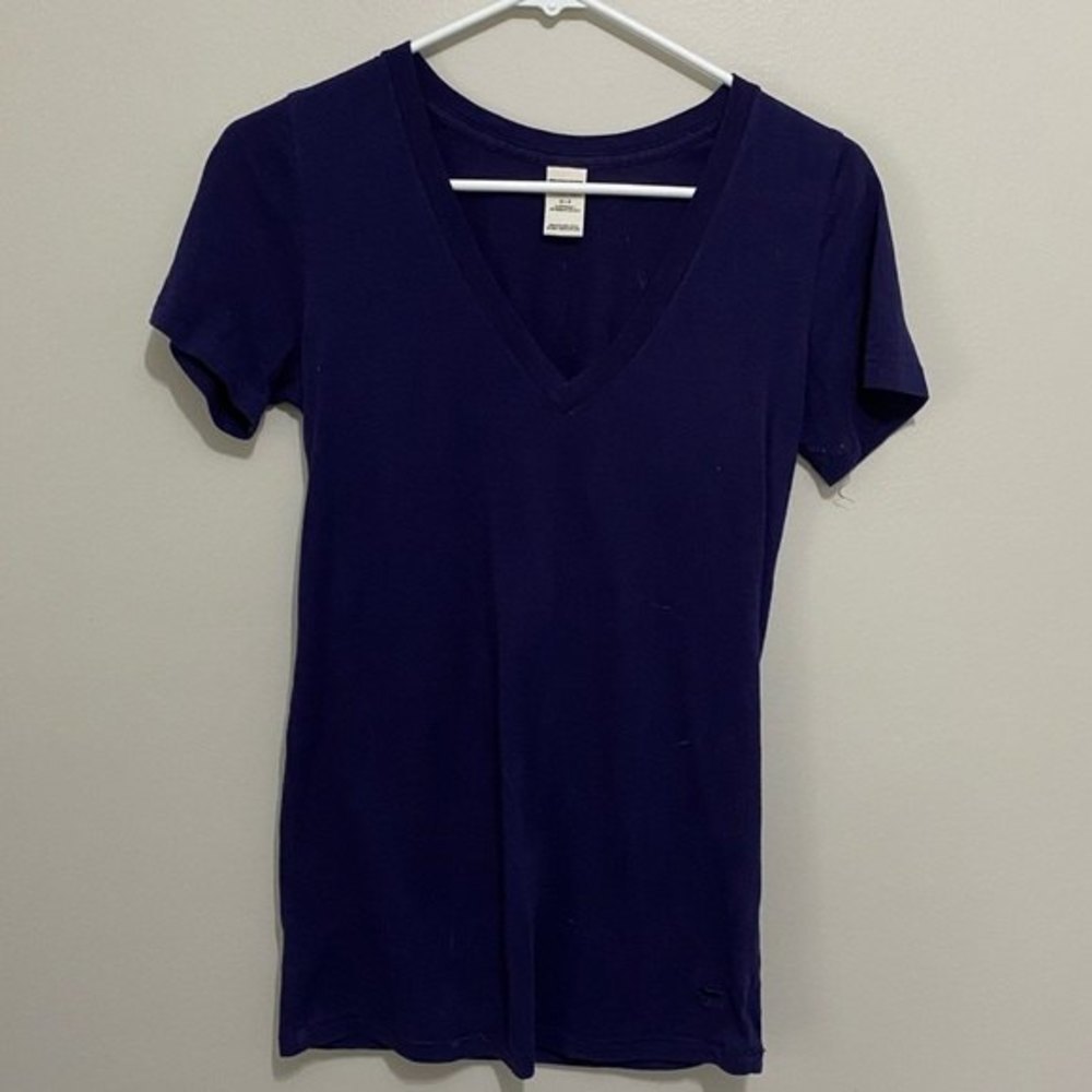 Victoria's Secret PINK Deep Purple violet Vneck tee Small